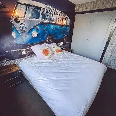 Homestay Kombi By Carl-emilie Epinal